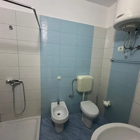 Apartment Downtown 2 *